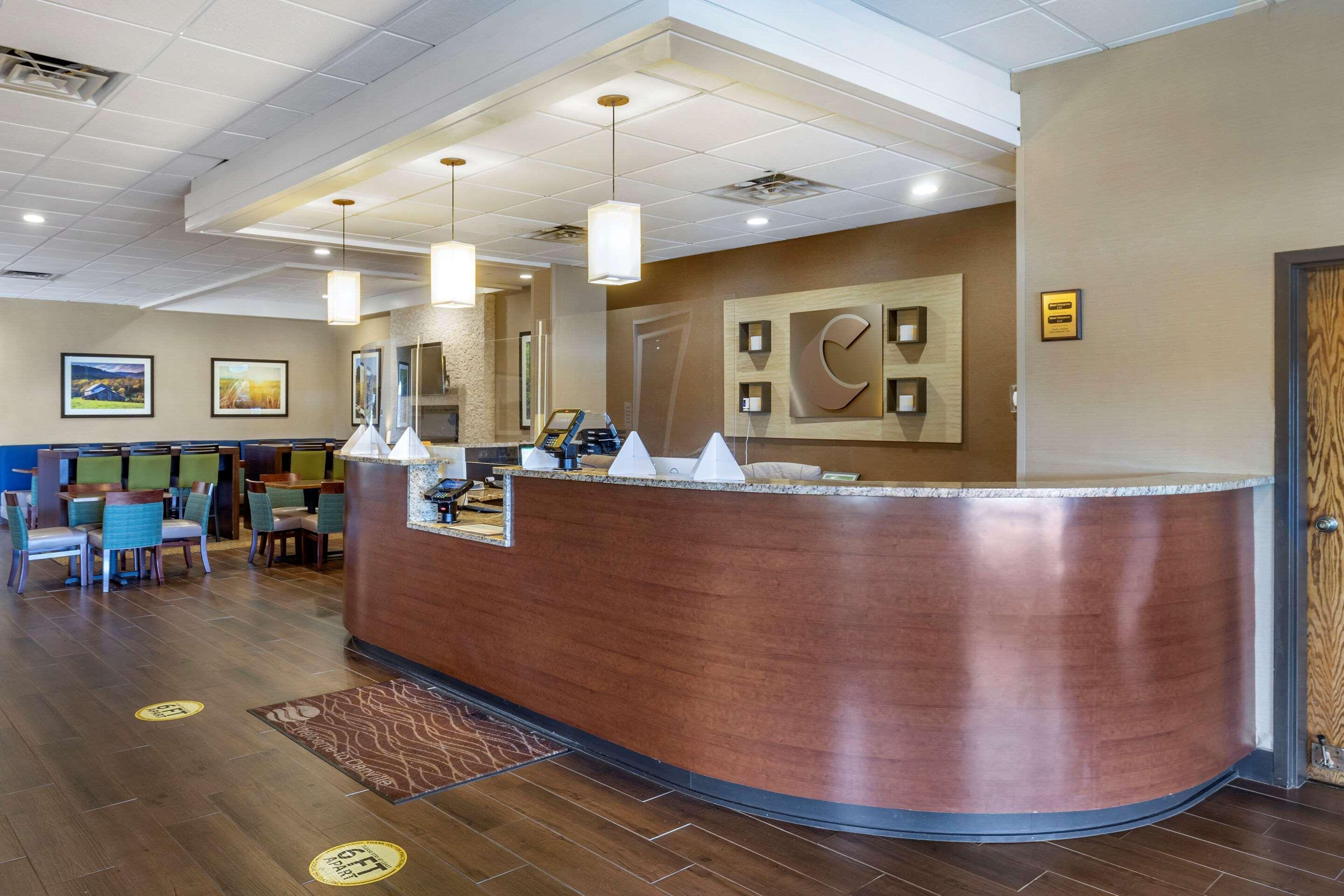 Comfort Inn & Suites Near Danville Mall Exterior photo