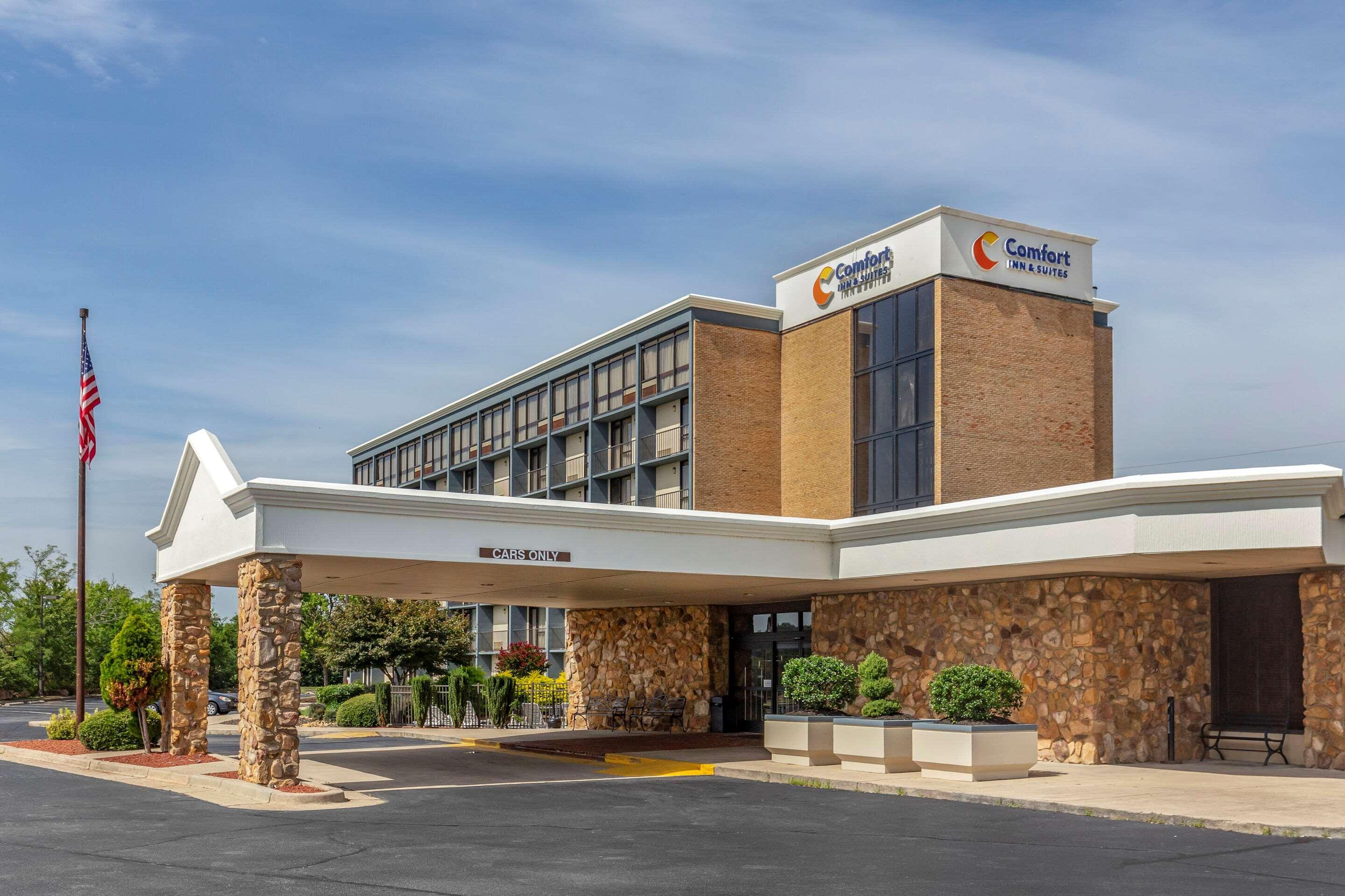 Comfort Inn & Suites Near Danville Mall Exterior photo